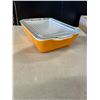 Image 2 : Pyrex dish with lid