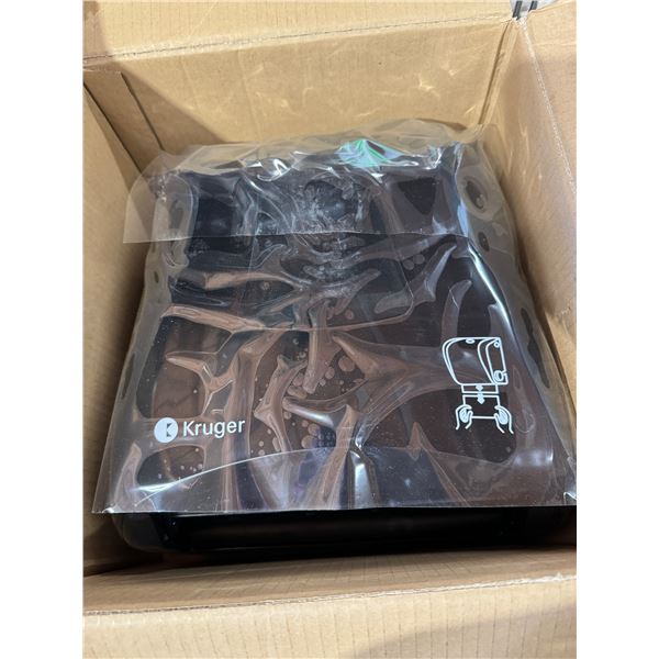 Paper towel dispenser