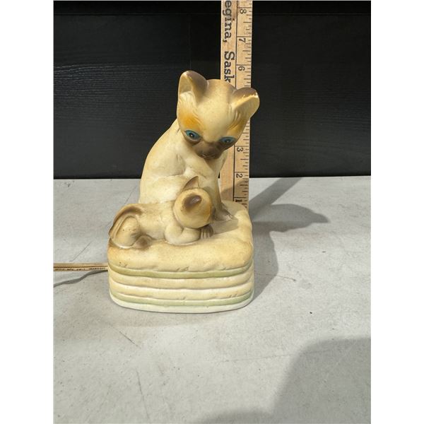 Vintage Siamese cat night light