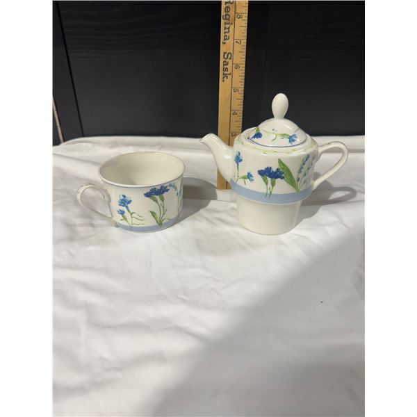 Laura Ashley one cup tea pot