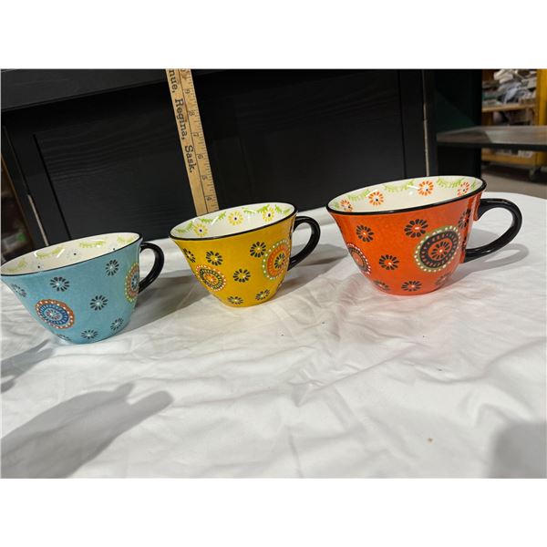 3 colorful signature mugs / bowls