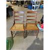 Image 1 : Pair of chairs