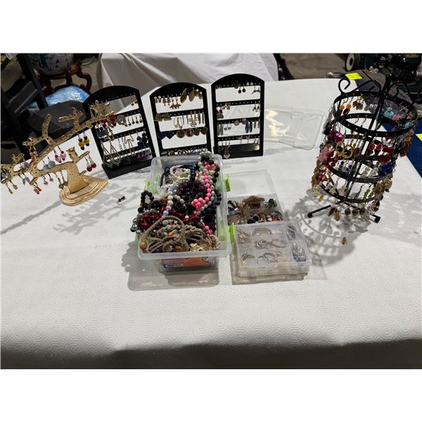 Lot of earrings and necklaces