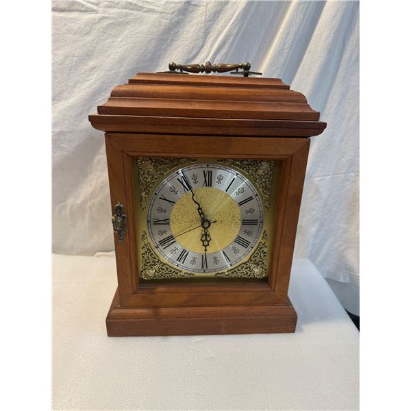 German made clock has key