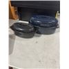 Image 1 : Two roasting pans
