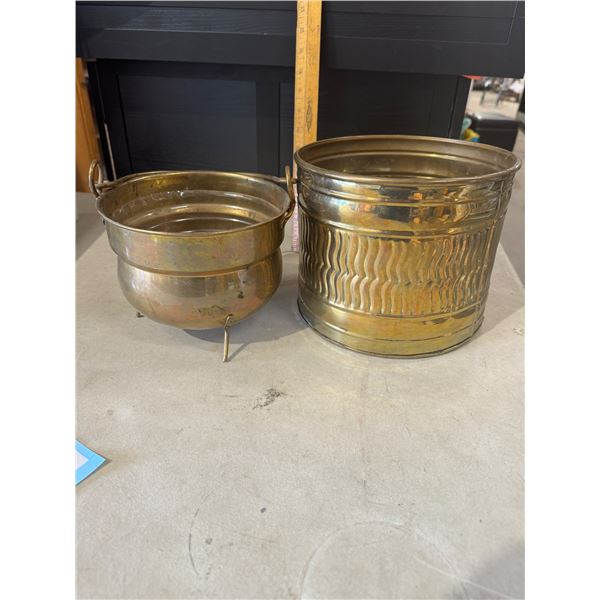 Plant pots