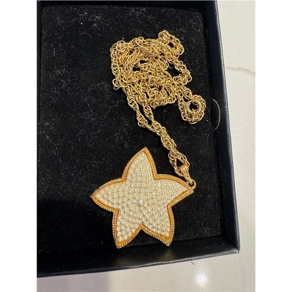 Necklace and pendant