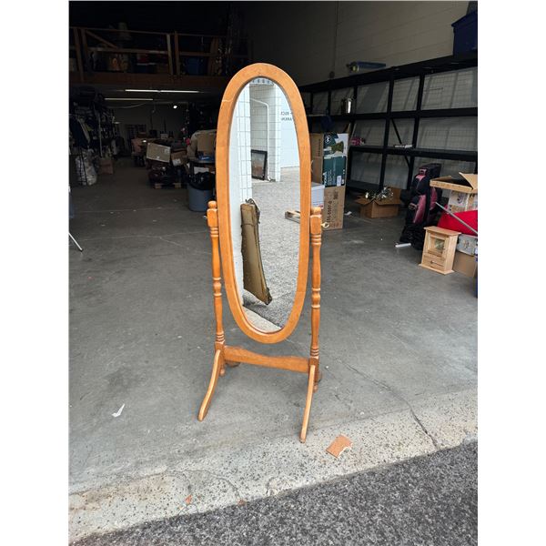 Standing mirror
