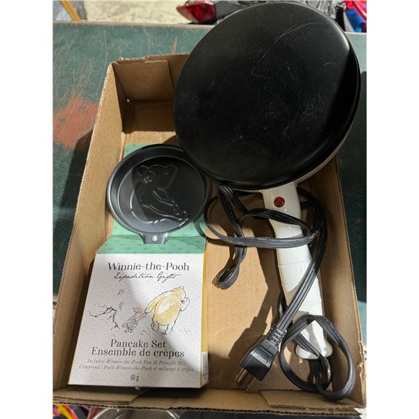 Waffle maker and pancake set