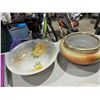 Image 2 : Two decorative bowls