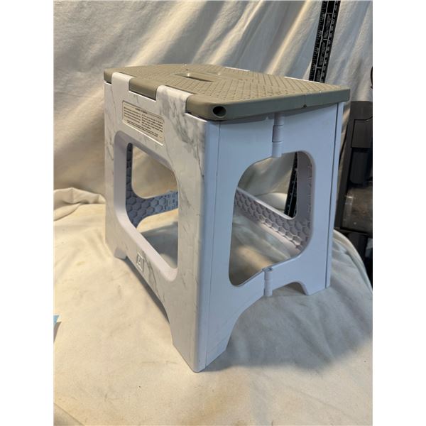 Folding stool