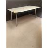 Image 2 : TABLE EN VITRE VERT-PALE A BASE METAL 40” x 71”