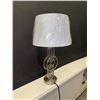 Image 2 : LAMPE DE TABLE 26” H