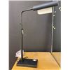 Image 1 : LAMPE DE TABLE 27” H