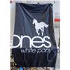 Image 1 : DEFTONES WHITE PONY 59 X 49 INCH BAND BANNER
