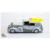 Image 1 : DIE CAST 1933 CADILLAC TOWN CAR
