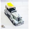 Image 2 : DIE CAST 1933 CADILLAC TOWN CAR