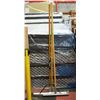 Image 1 : 3 FLOOR SQUEEGEES