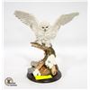 Image 1 : WHITE OWL STATUE STAMPED 1995