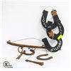 Image 1 : ANTIQUE HORSHOE HAME HANGER & WOOD HORSE SHOE