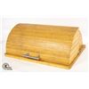 Image 2 : COUNTERTOP CLOSEABLE BREAD BOX