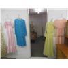 Image 1 : 4 Formal Vintage Dresses