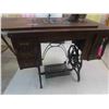 Image 4 : Seamstress Treadle Sewing Machine