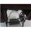 Image 5 : Seamstress Treadle Sewing Machine