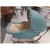 Image 3 : Vintage Wicker Carriage