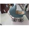 Image 6 : Vintage Wicker Carriage