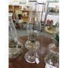 Image 4 : 4 Oil Finger Lamps with Chimneys