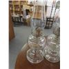Image 5 : 4 Oil Lamps with Chimneys