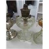 Image 3 : 2 Aladdin + Oil Lamps - 1 chimney missing
