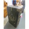 Image 4 : Wardrobe Trunk 15" x 22" x 41" - locked! Can't open
