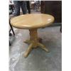 Image 1 : Oak Pedestal Table 20" x 21"