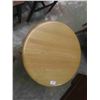 Image 2 : Oak Pedestal Table 20" x 21"