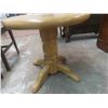 Image 3 : Oak Pedestal Table 20" x 21"
