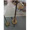Image 4 : 3 Floor Lamps - 2 Are Bridge Lamps, 2 Brass