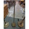 Image 6 : 3 Floor Lamps - 2 Are Bridge Lamps, 2 Brass