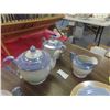 Image 5 : Tea Set, Lustre Vase, Sugar, Cream, Tea Cups, Saucers