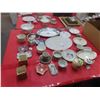 Image 1 : Cups, Saucers, Platters, Spoon Rests, Cream, Sugar