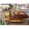 Image 3 : 2 Wooden Trucks + Folk Art Display