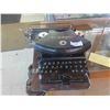 Image 1 : Vintage Empire Manual Typewriter