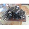 Image 4 : Vintage Empire Manual Typewriter