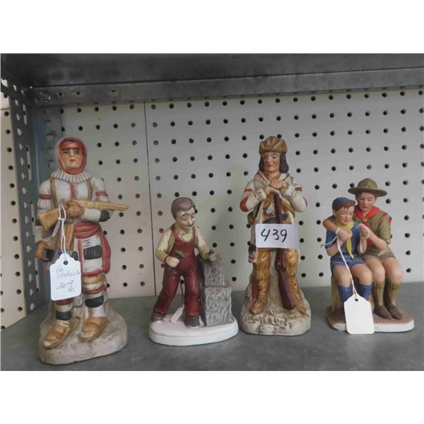 4 Figurines