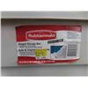 Image 4 : 5 Rubbermaid Totes with Hinged Lid 16"x 20" x 32" 