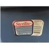 Image 3 : 7 Sterlite Totes with Lids - 18 Gal
