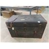 Image 1 : Vintage Trunk 20" d x 36" w x 22" t 