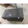 Image 3 : Vintage Trunk 20" d x 36" w x 22" t 
