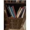 Image 3 : London Clock Book Shelf w/ Cabinet Wood 17 x 8 x 66